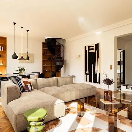 Montaigne Collection V 4br 8ppl Duplex 巴黎