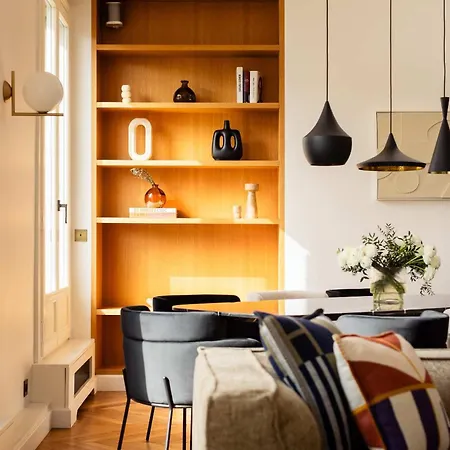 Montaigne Collection V 4br 8ppl Duplex 公寓 巴黎